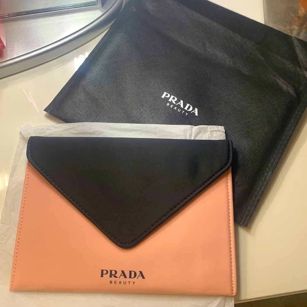 $65 🌙 Prada Beauty Envelope Clutch Pink & Black Brand New